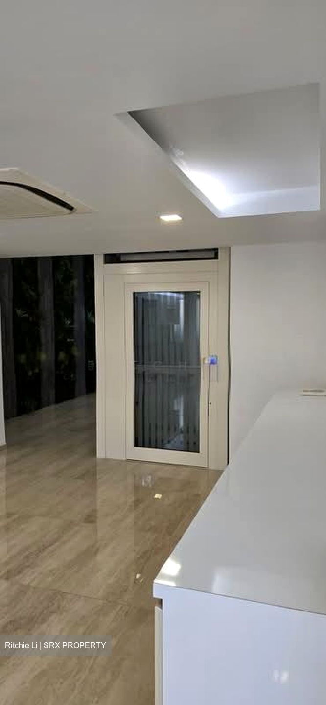 Jalan Elok (D9), Terrace #569768761